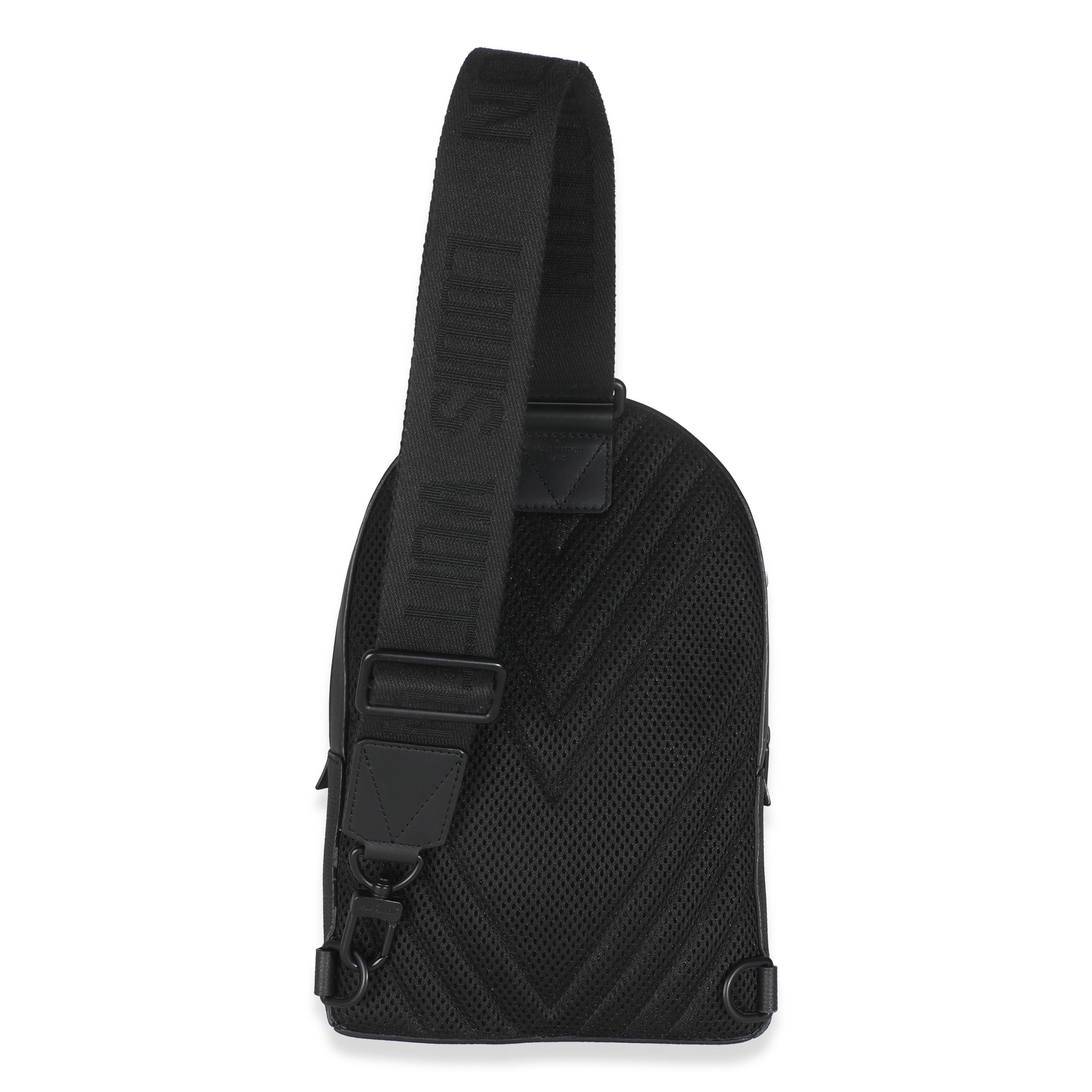Listing Title: Louis Vuitton Black Grained Cowhide Aerogram Pilot Slingbag
SKU: 145787
MSRP: 2930.00 USD
Condition: Pre-owned 
Handbag Condition: Very Good
Condition Comments: Item is in very good condition with minor signs of wear.   Wear along