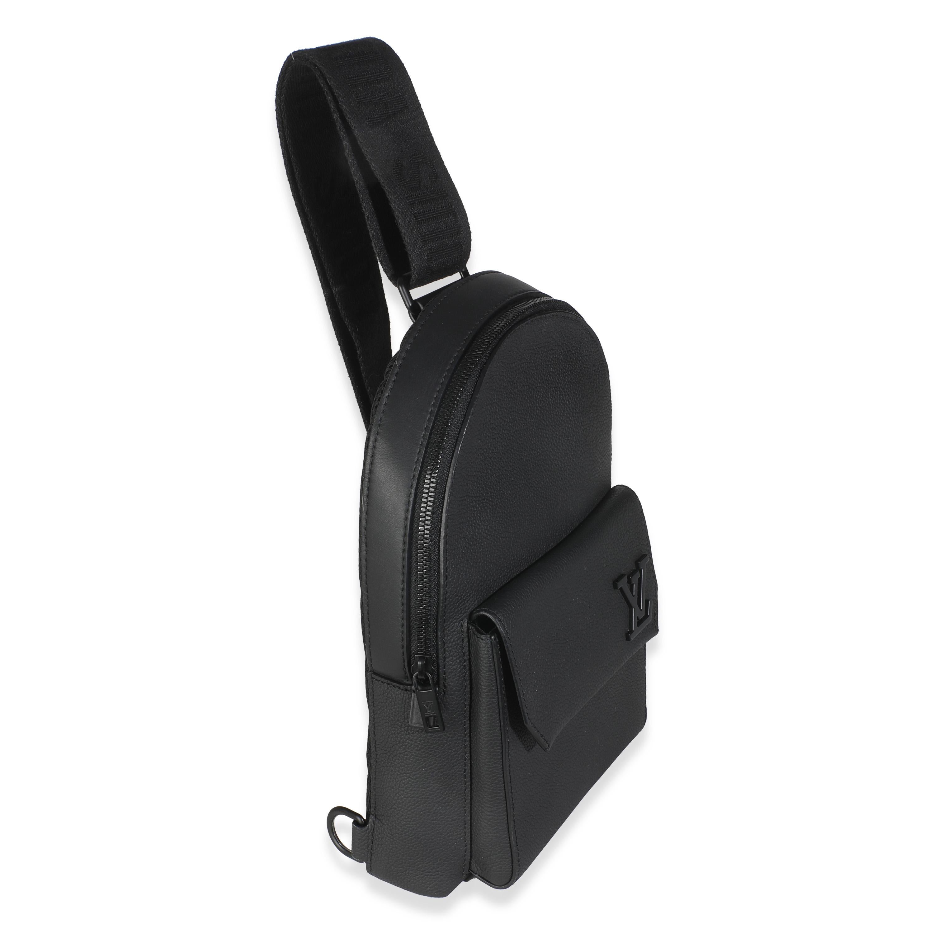 Louis Vuitton Black Grained Cowhide Aerogram Pilot Slingbag In Excellent Condition For Sale In New York, NY