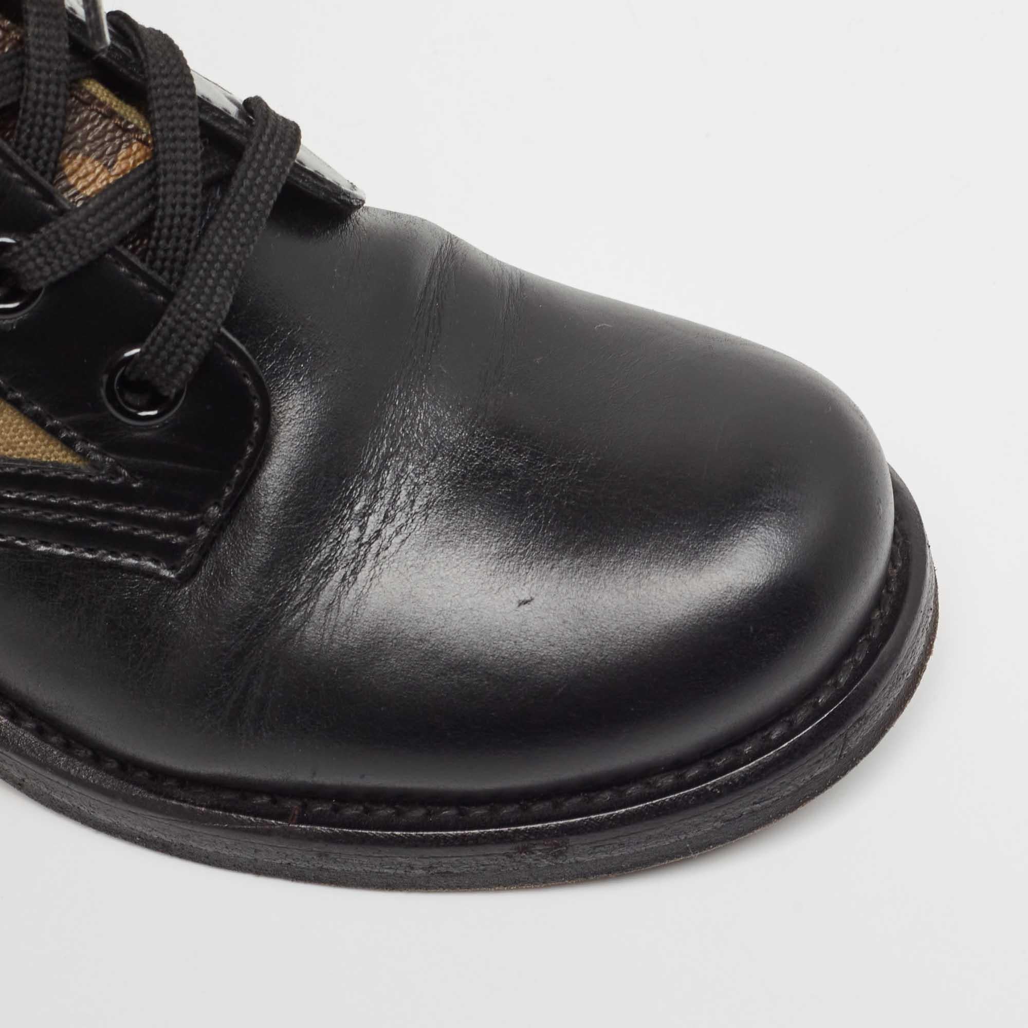 Louis Vuitton Black/Green Canvas and Leather Wonderland Flat Ranger Boots Size 3 In Fair Condition In Dubai, Al Qouz 2