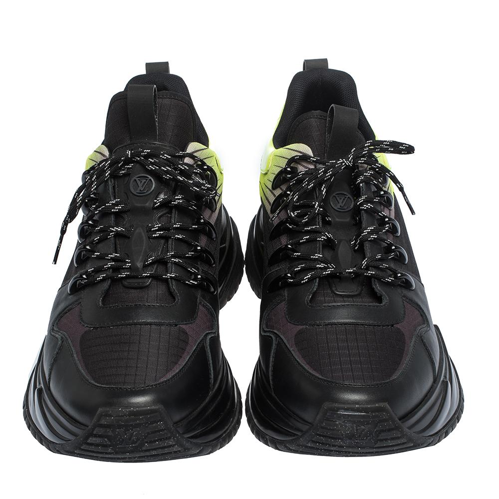 Louis Vuitton Schwarz/Grün Leder und Mesh Run Away Pulse Sneakers Größe 41 im Zustand „Hervorragend“ in Dubai, Al Qouz 2