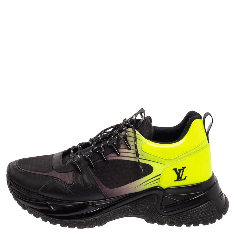 Create the most stylish casual looks using these Louis Vuitton Run Away Pulse sneakers. Constructed using mesh and leather in shades of black and green, these shoes also feature the signature LV logo on the sides and are set on high-grip soles.

