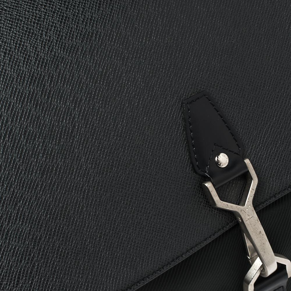 Louis Vuitton Schwarz/Grün Taiga Leder Dersou Messenger Bag 1