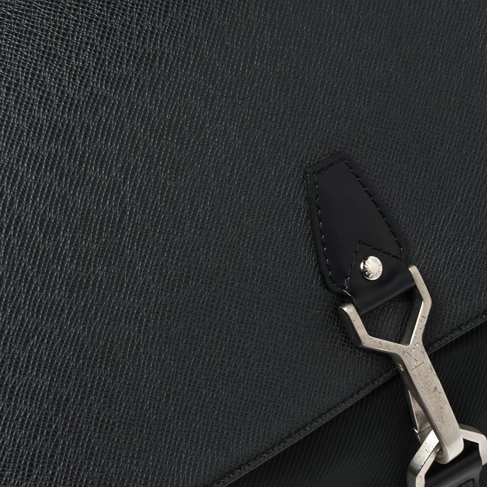 Louis Vuitton Black/Green Taiga Leather Dersou Messenger Bag 2