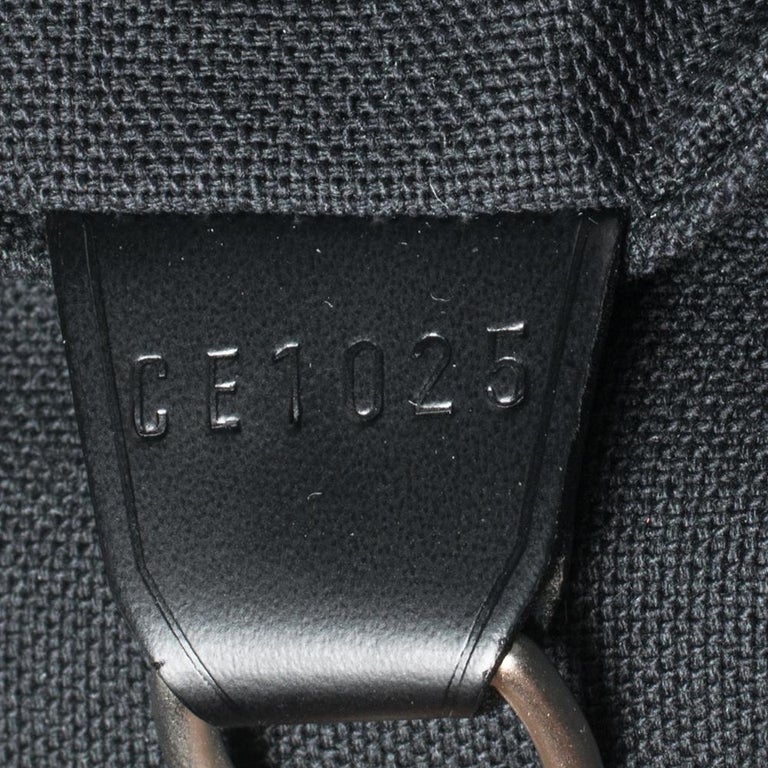 Louis Vuitton Black/Green Taiga Leather Dersou Messenger Bag