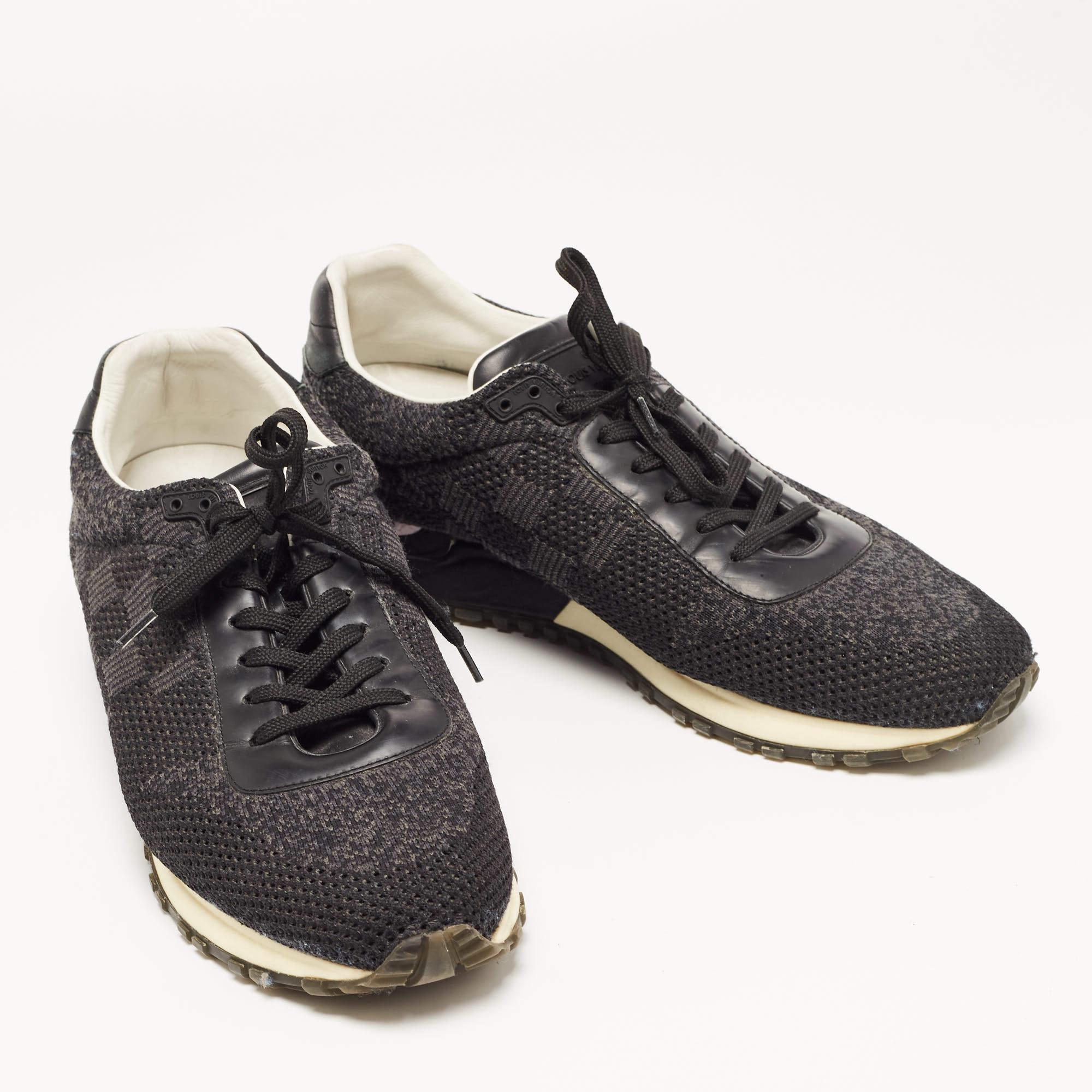 Louis Vuitton Black/Grey Damier Fabric and Leather Run Away Sneakers Size 42 In Good Condition In Dubai, Al Qouz 2