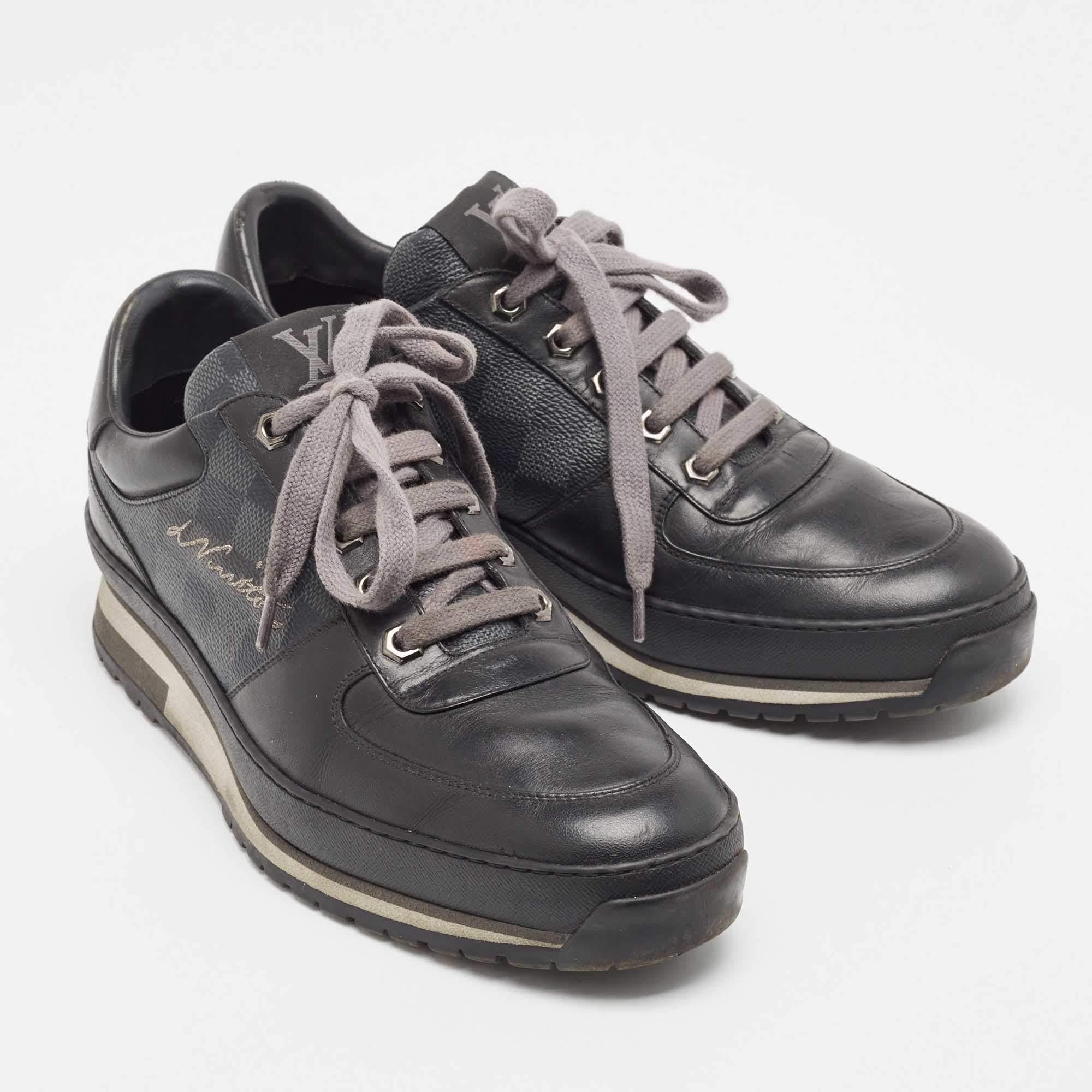 Louis Vuitton Black/Grey Damier Graphite Canvas & Leather Harlem Low-Top Sneaker In Good Condition For Sale In Dubai, Al Qouz 2