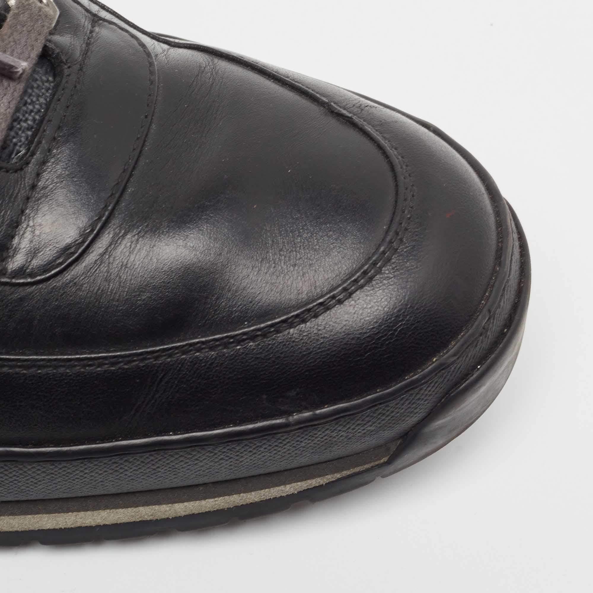 Louis Vuitton Black/Grey Damier Graphite Canvas & Leather Harlem Low-Top Sneaker For Sale 2