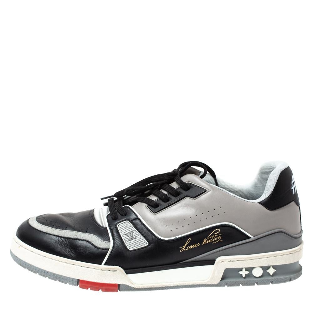 Die Frühjahr/Sommer-Kollektion 2019 von Louis Vuitton hat uns die LV Trainer Sneakers vorgestellt, die von den Vintage-Basketball-Sneakers inspiriert sind. Das Design dieses Sneakers zeichnet sich durch eine Low-Top-Silhouette in einer Kombination