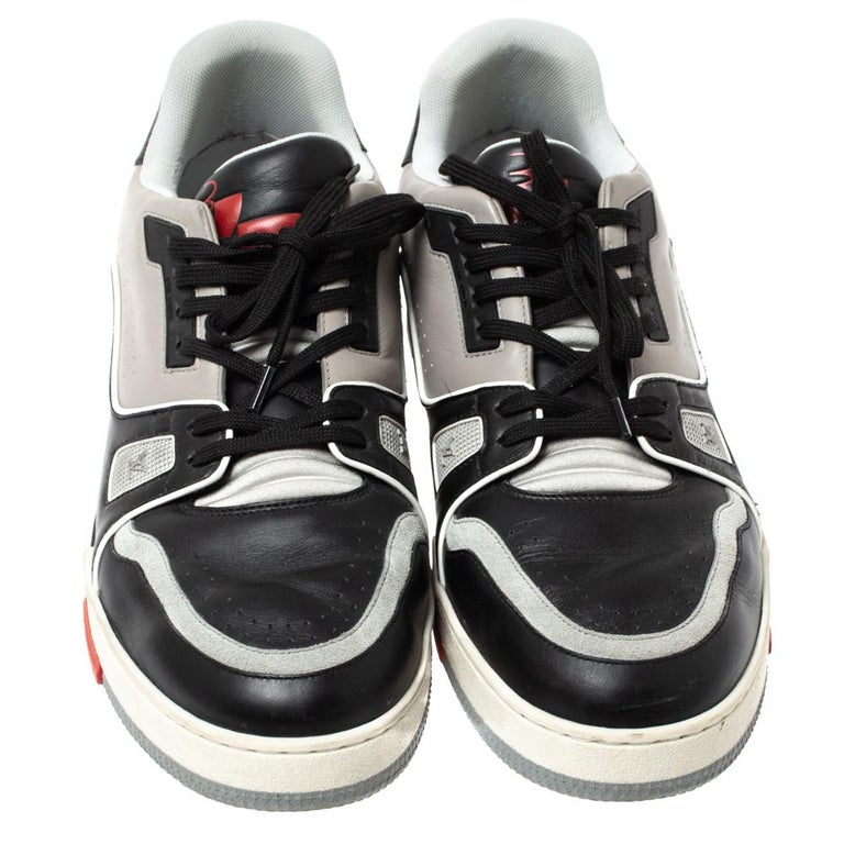 Louis Vuitton Black/Grey Leather LV Trainer Sneakers Size 44 For Sale at  1stDibs