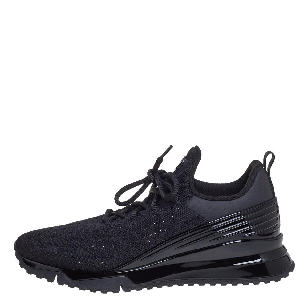 Don't these VNR sneakers from Louis Vuitton look absolutely sporty yet stylish? Crafted in knit fabric, these sneakers are in a lovely shade of black with a fabric-lined insole. They feature the iconic LV symbol on the tongues and counters. With a