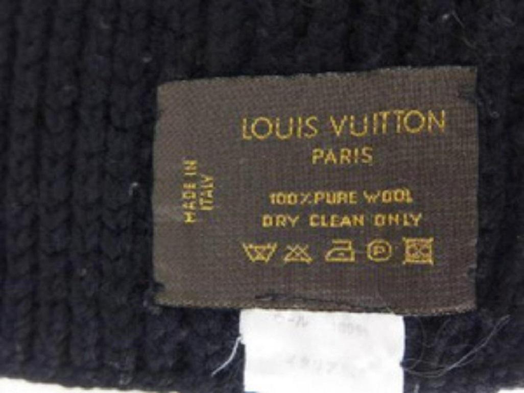 Louis Vuitton Black Knitted Damier 225006 Scarf/Wrap For Sale 6