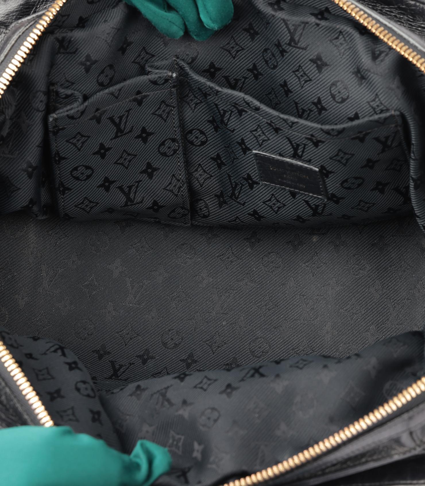Louis Vuitton Sac Vintage en cuir d'agneau noir à rivets en vente 4