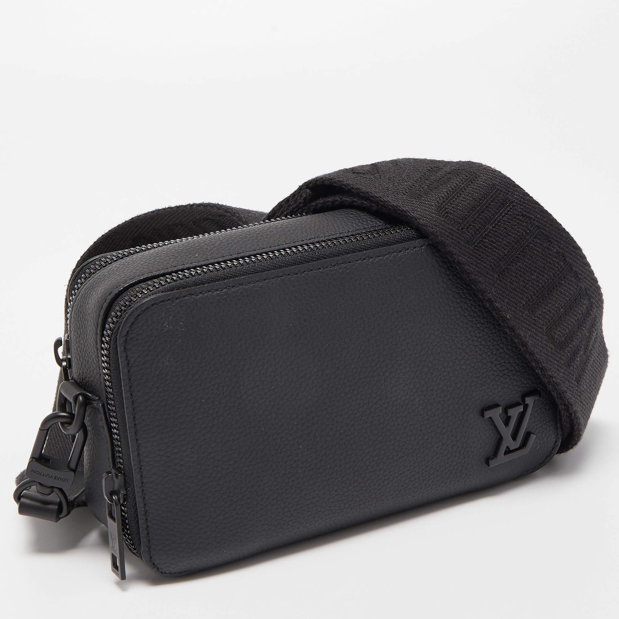Women's Louis Vuitton Black Leather Alpha Wearable Wallet