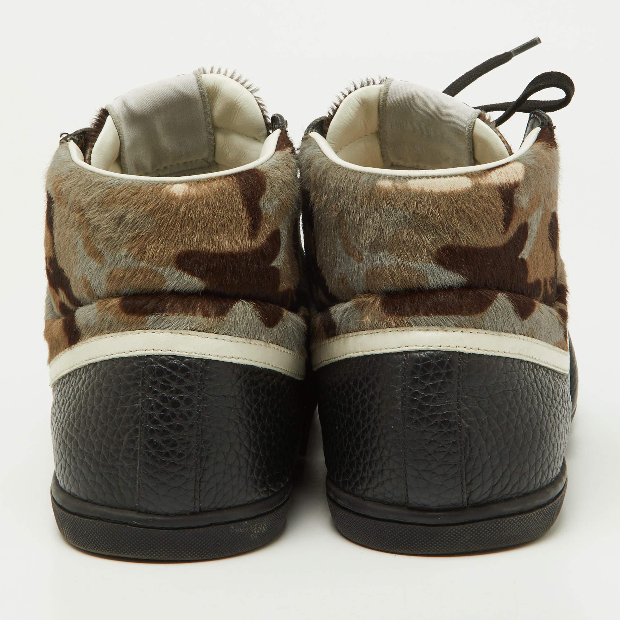 Men's Louis Vuitton Black Leather and Calfhair Trainer High Top Sneakers Size 43 For Sale