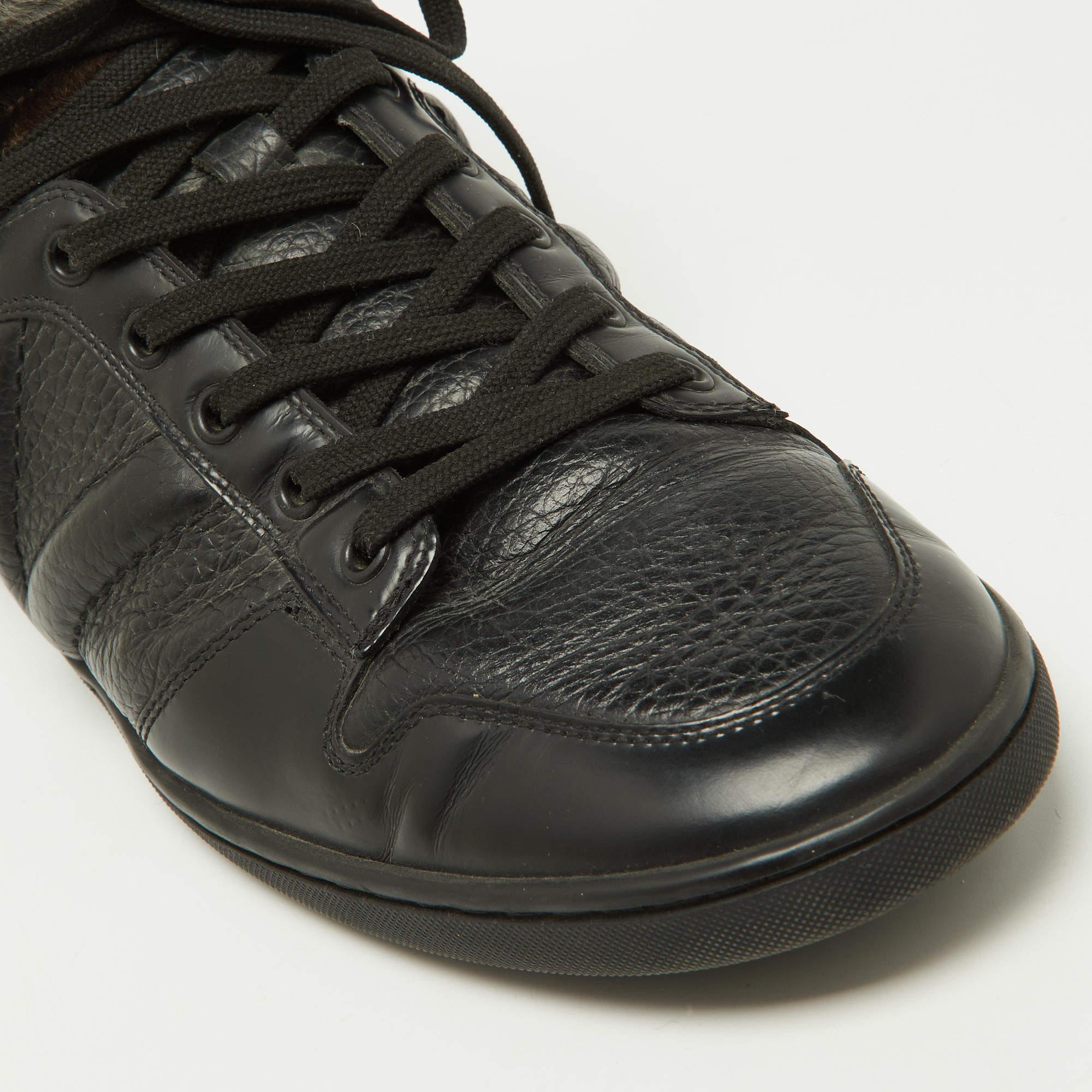Louis Vuitton Black Leather and Calfhair Trainer High Top Sneakers Size 43 For Sale 3