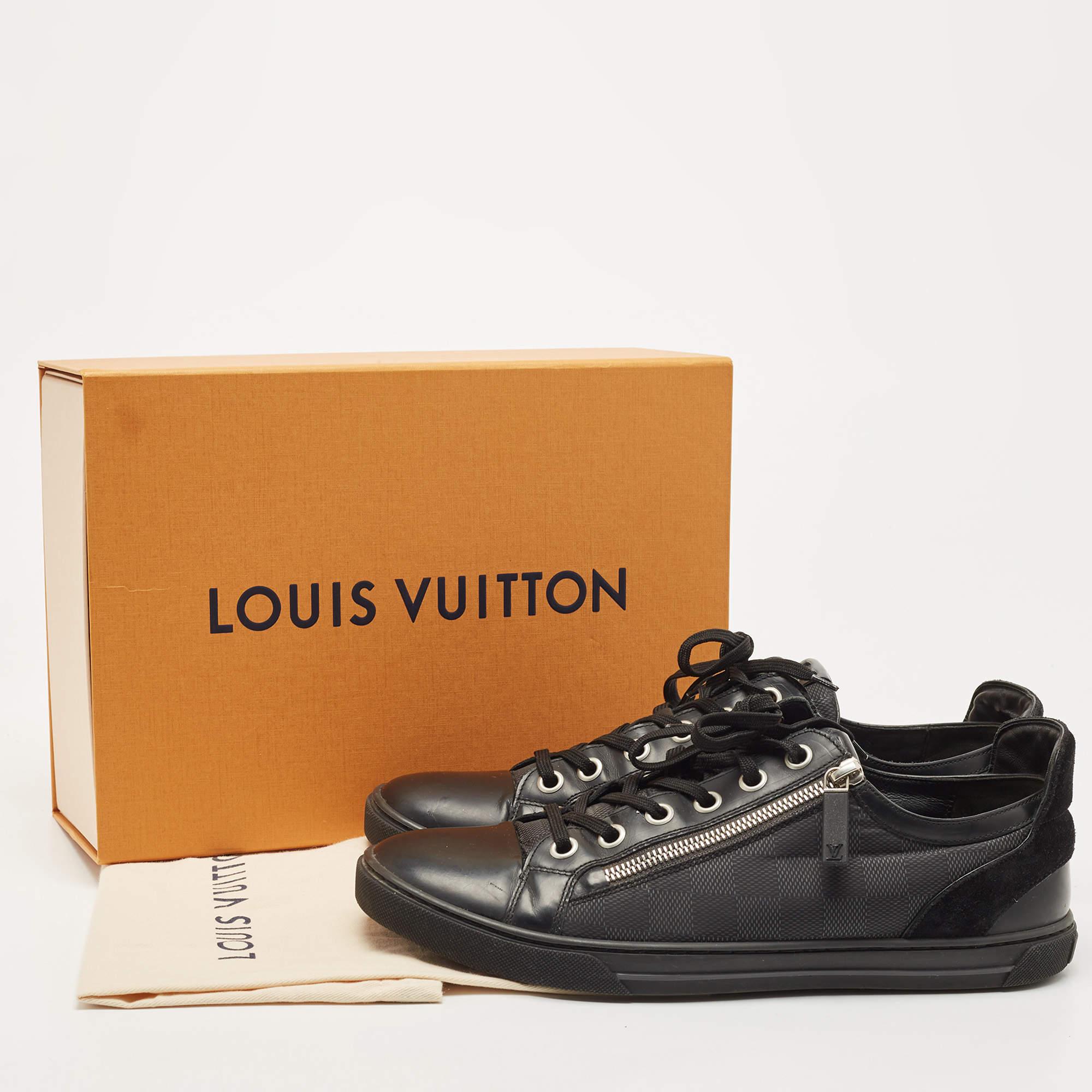 Louis Vuitton Black Leather and Damier Ebene Canvas Low Top Sneakers Size 42.5 For Sale 6