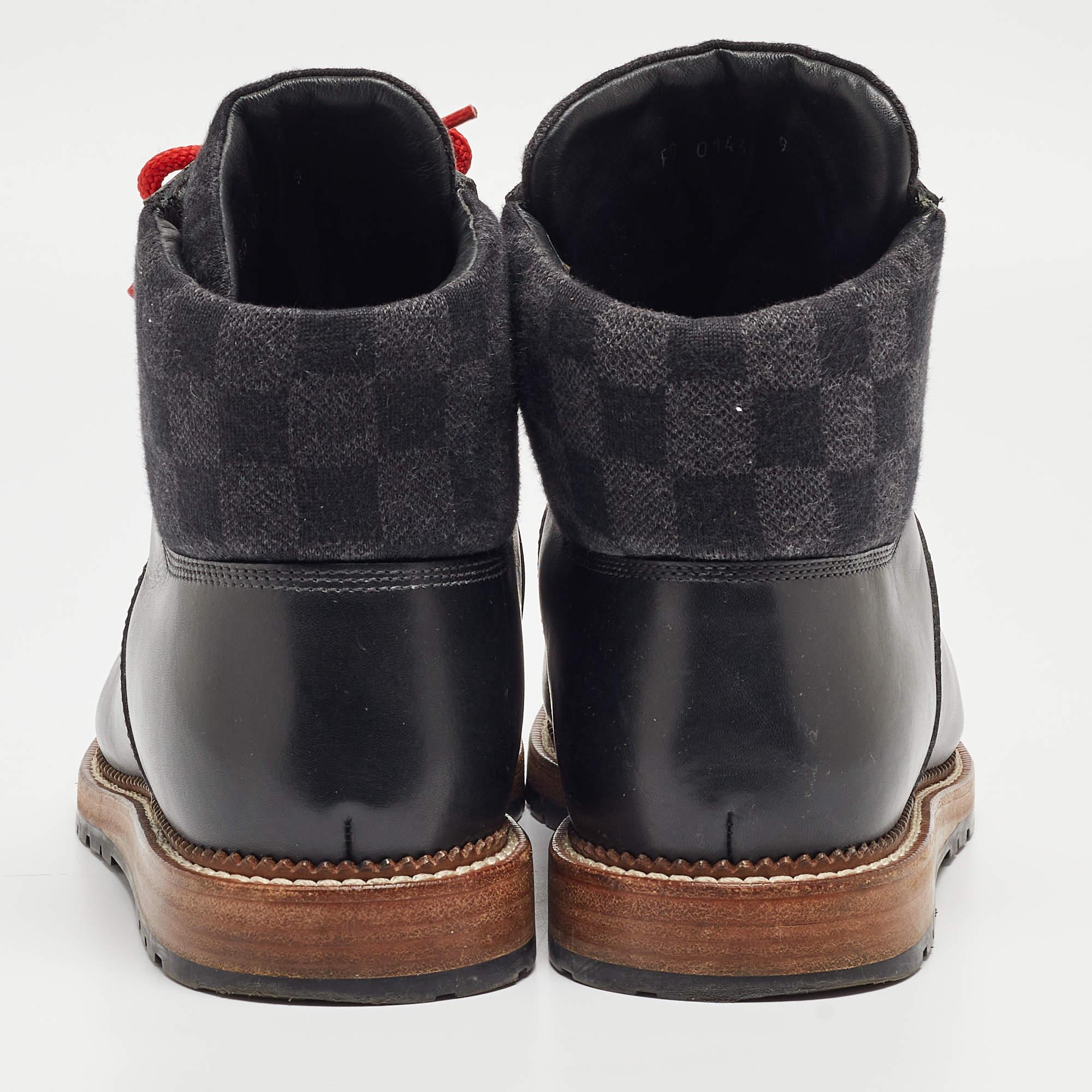 Louis Vuitton Black Leather and Fabric Oberkampf Boots Size 43 In Good Condition In Dubai, Al Qouz 2
