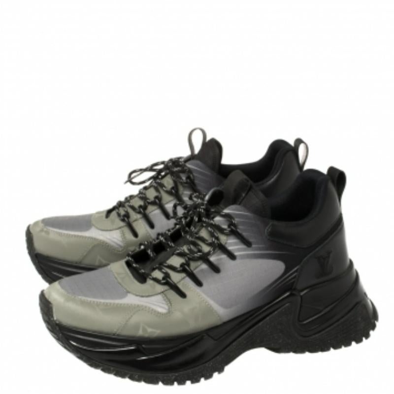 Louis Vuitton Black Leather And Mesh Run Away Pulse Low Top Sneakers Size 35 In Good Condition For Sale In Dubai, Al Qouz 2