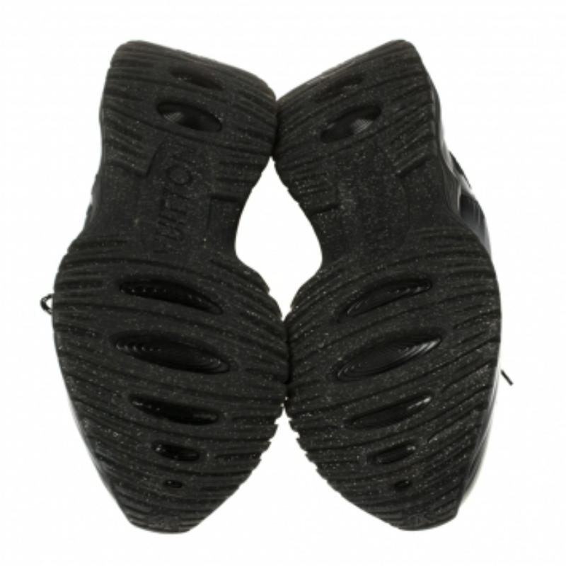 Louis Vuitton Black Leather And Mesh Run Away Pulse Low Top Sneakers Size 35 For Sale 3