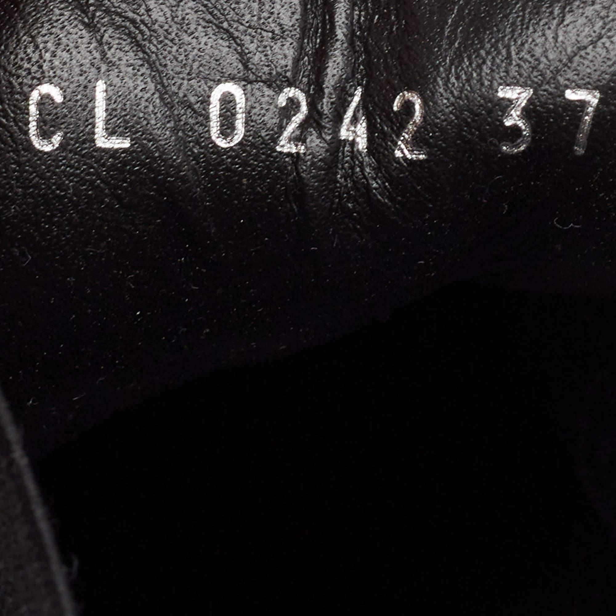 Louis Vuitton Black Leather and Monogram Canvas Chelsea Boots Size 37 For Sale 3