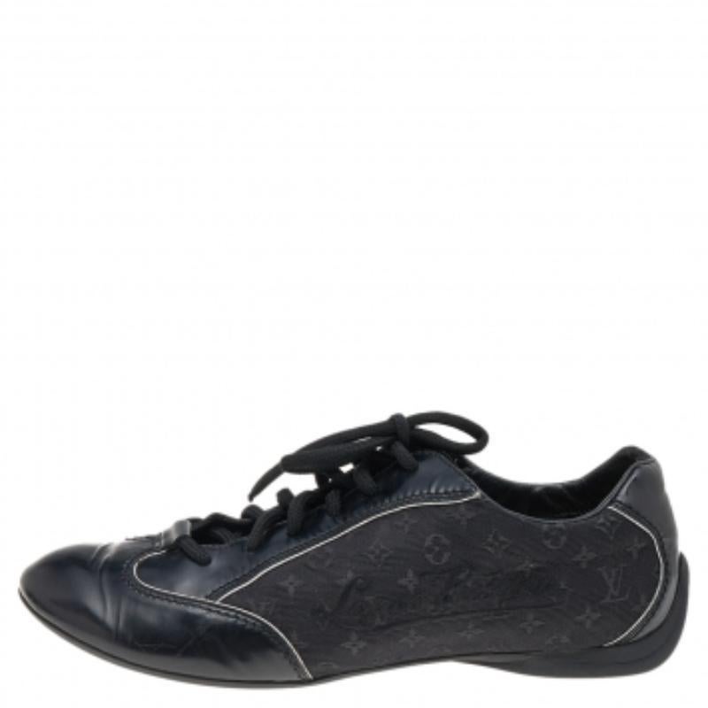 Louis Vuitton - Scarpe da ginnastica basse in pelle nera e tela Monogram Taglia 38 In condizioni discrete in vendita a Dubai, Al Qouz 2