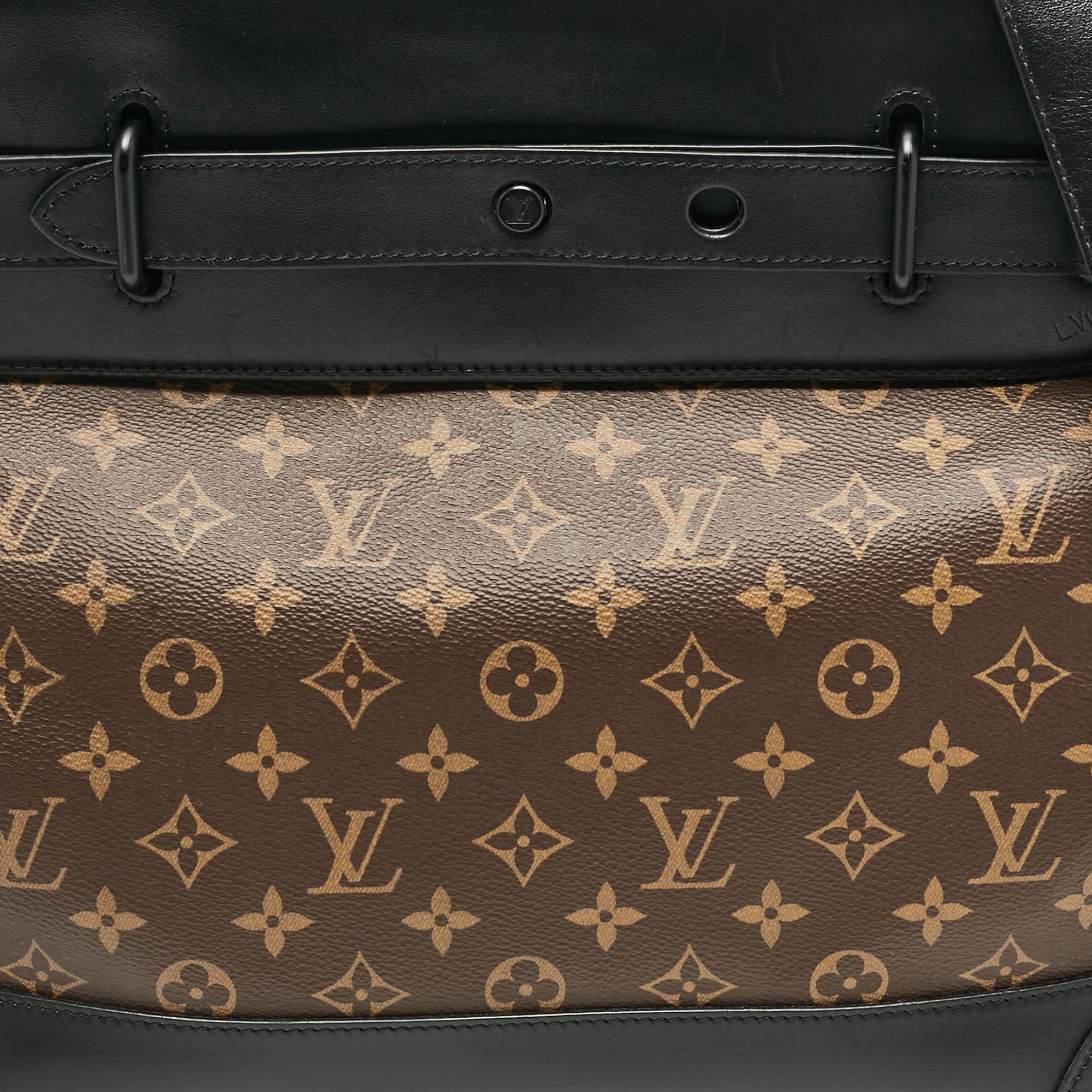 Louis Vuitton Sac PM Solar Ray Steamer en cuir noir et toile monogramme Pour hommes en vente