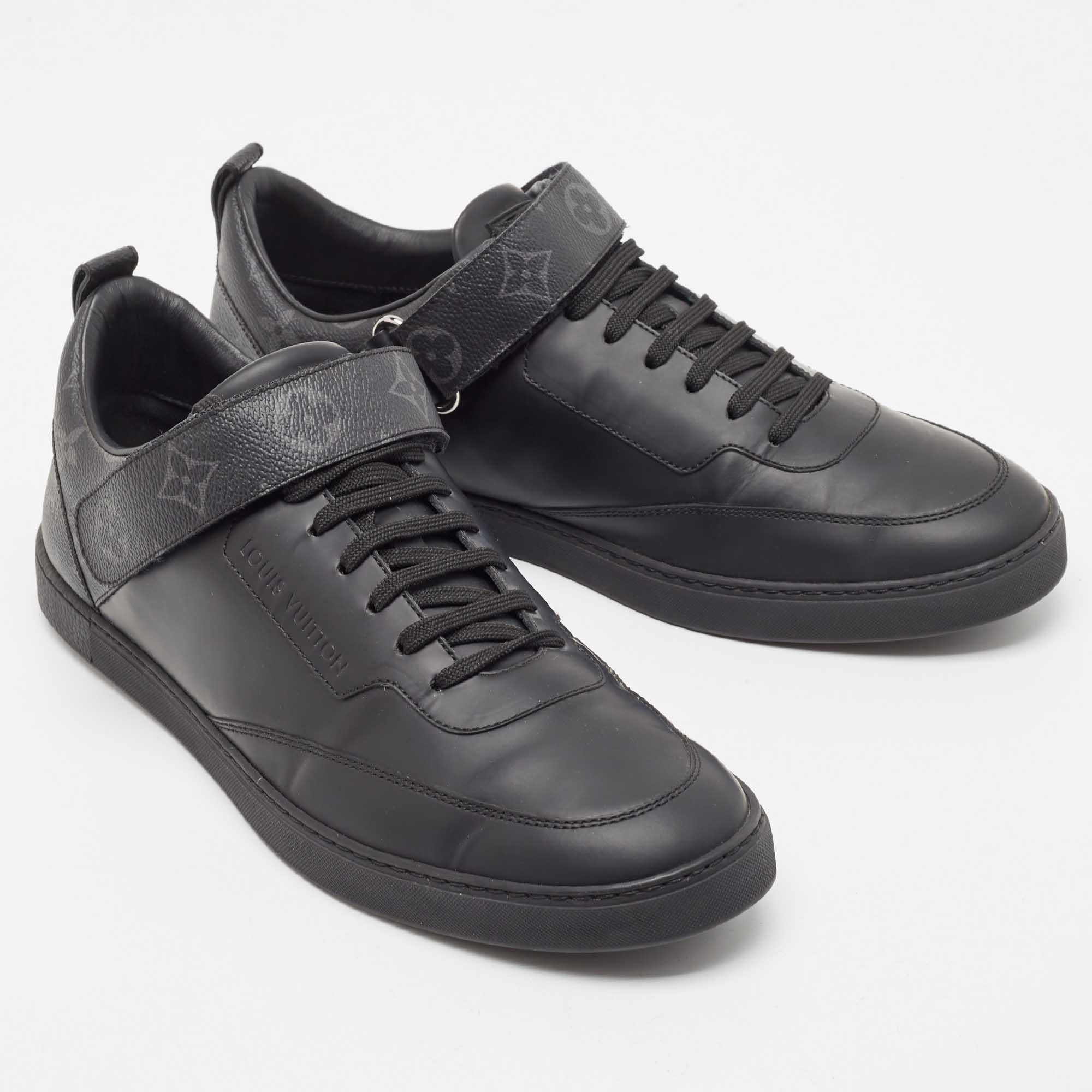 Louis Vuitton Black Leather and Monogram Canvas Velcro Low Top Sneakers Size 42. In Good Condition For Sale In Dubai, Al Qouz 2