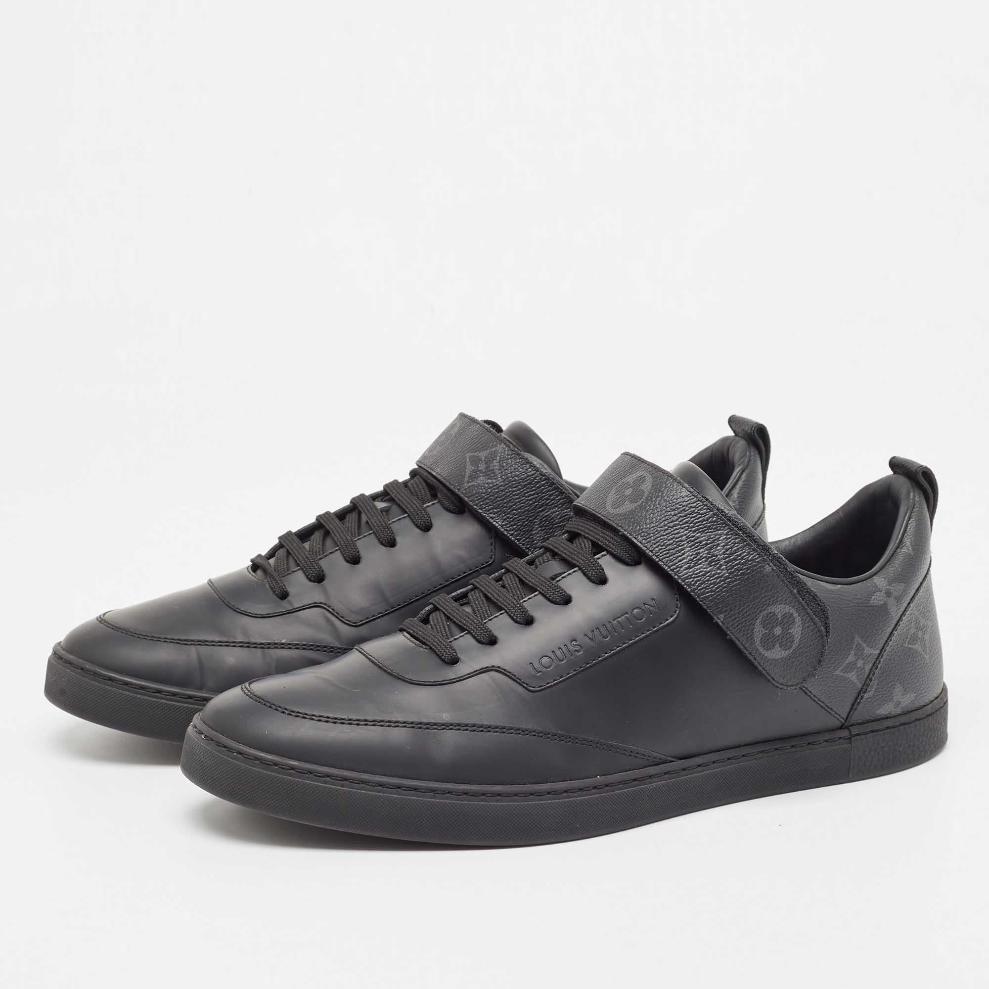 Louis Vuitton Black Leather and Monogram Canvas Velcro Low Top Sneakers Size 42. For Sale 5
