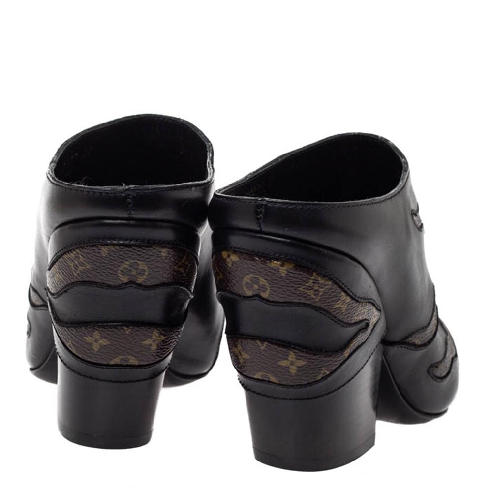 pointed toe booties