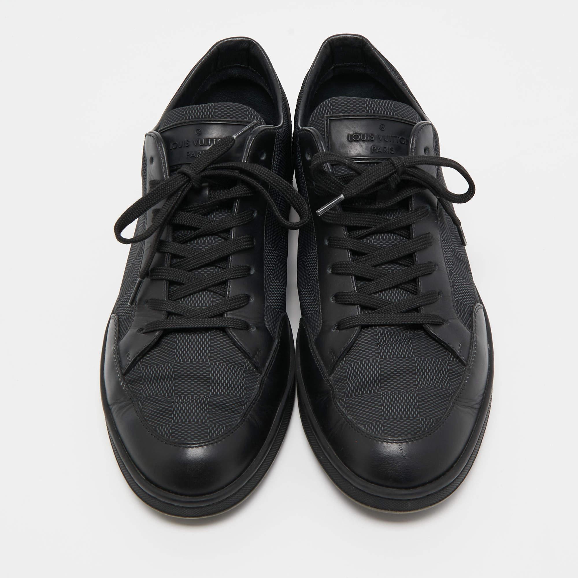 Louis Vuitton Black Leather and Nylon Low Top Sneakers Size 41 For Sale 1