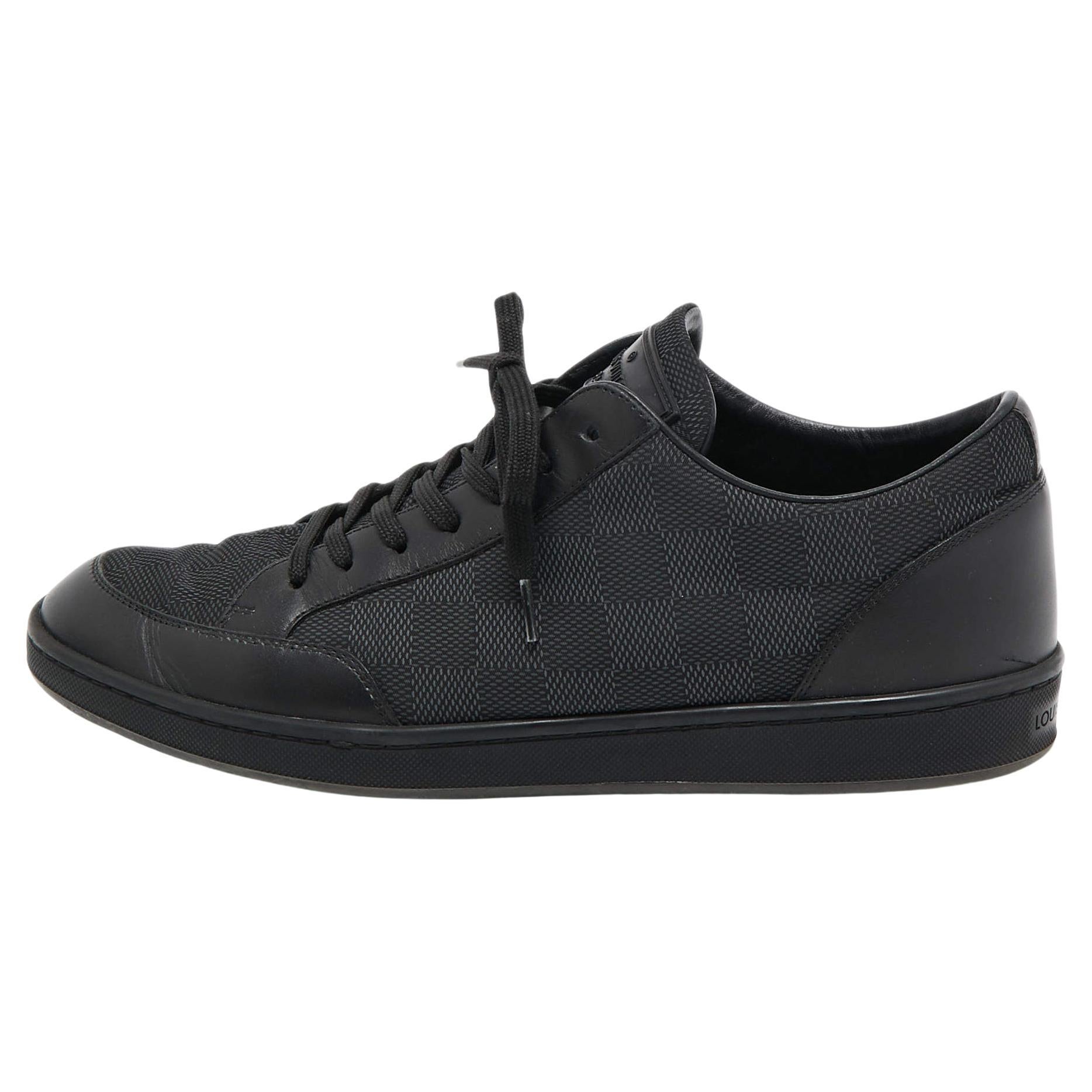 Louis Vuitton Black Leather and Nylon Low Top Sneakers Size 41 For Sale