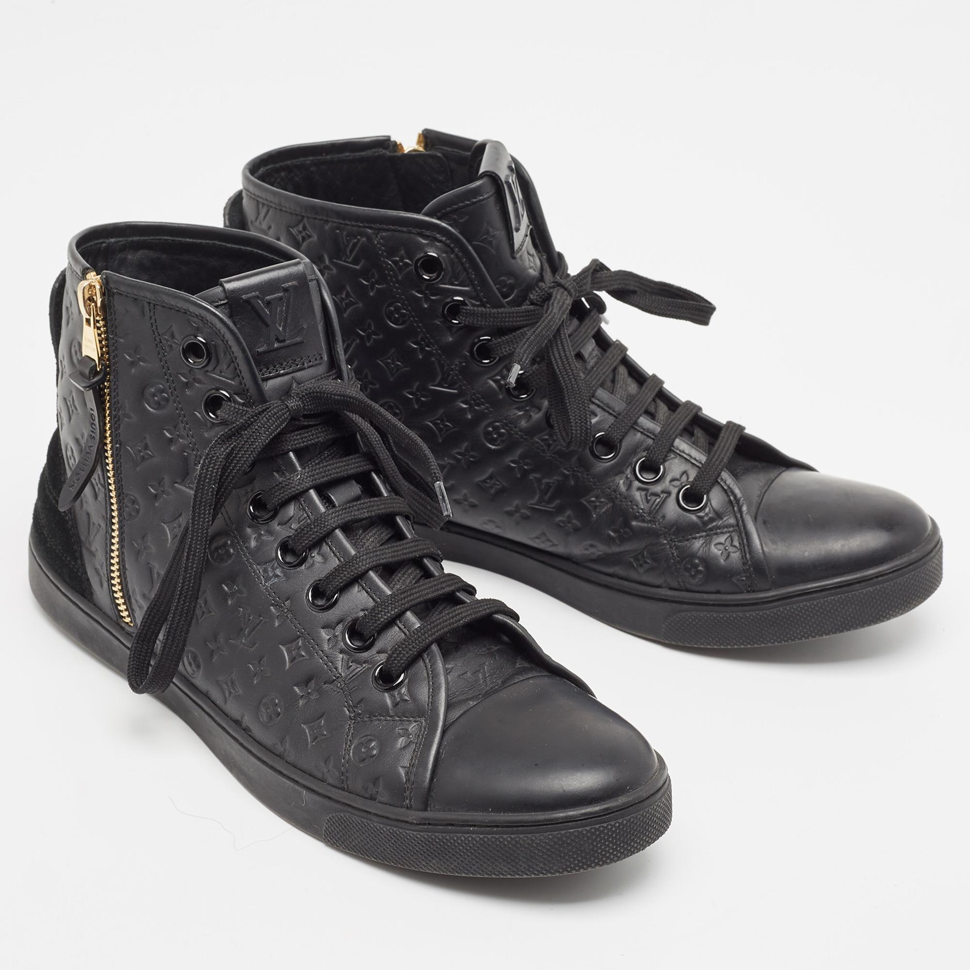 Louis Vuitton Black Leather and Suede Punchy Sneakers Size 40 In Good Condition For Sale In Dubai, Al Qouz 2