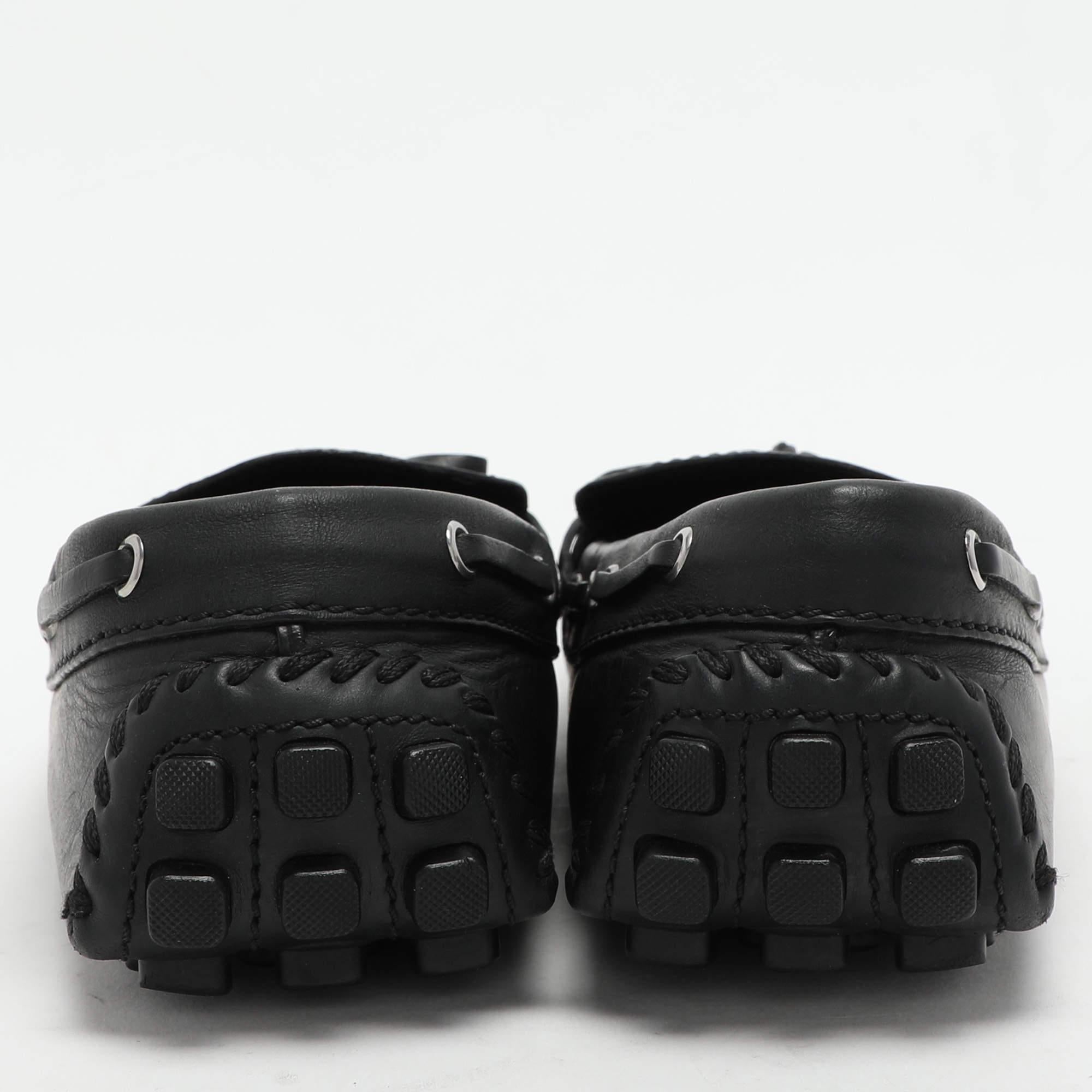 Mocassins en cuir noir avec nœud Louis Vuitton Taille 43 Pour hommes en vente