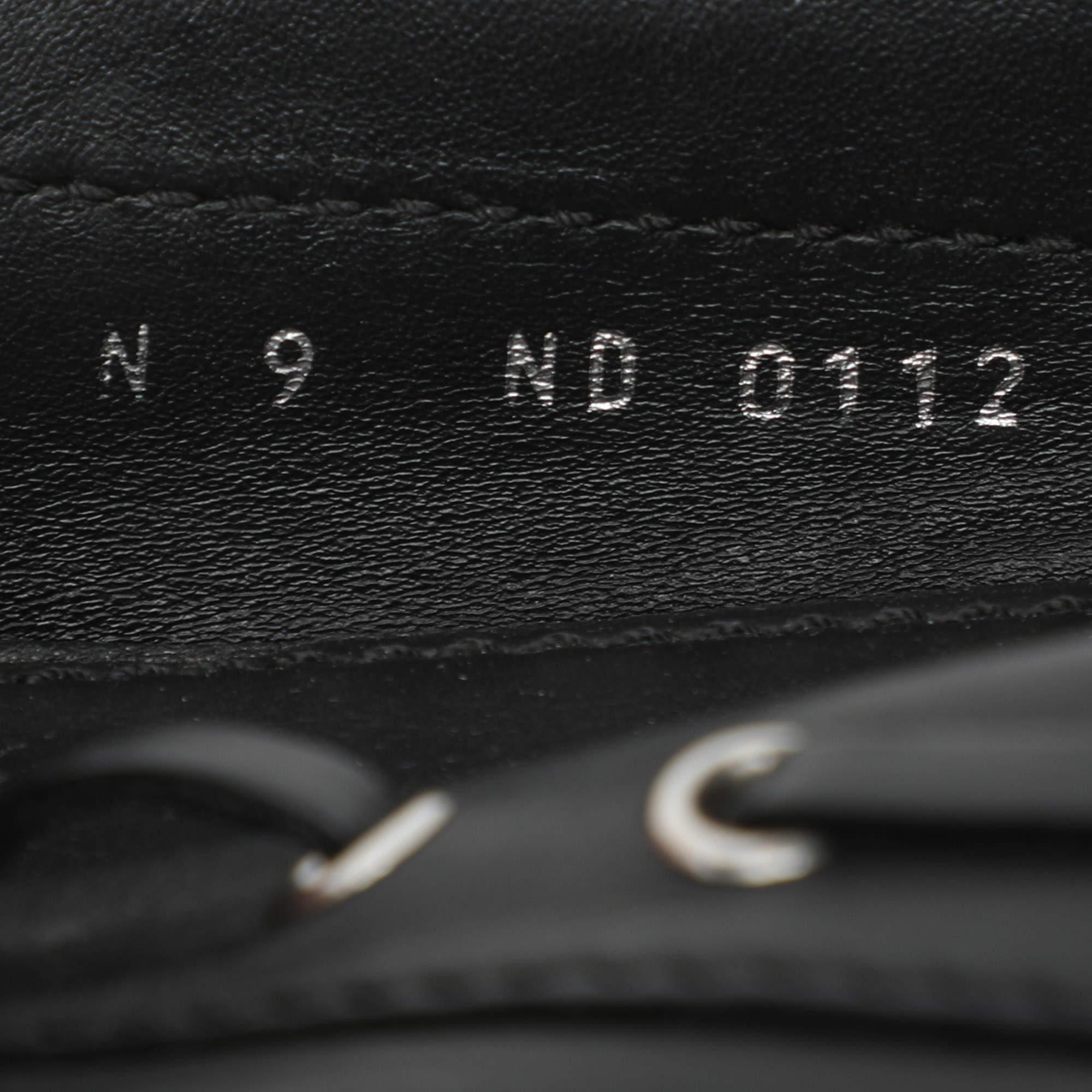 Mocassins en cuir noir avec nœud Louis Vuitton Taille 43 en vente 3