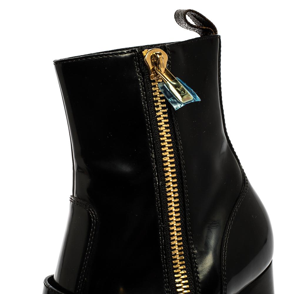 Louis Vuitton Black Leather Buckle Detail Platform Combat Ankle Boots Size 37 In New Condition In Dubai, Al Qouz 2