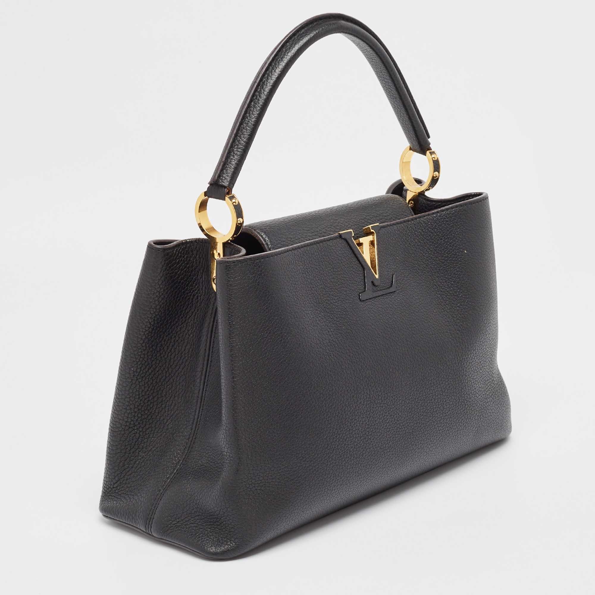 Louis Vuitton Black Leather Capucines MM Bag In Fair Condition In Dubai, Al Qouz 2