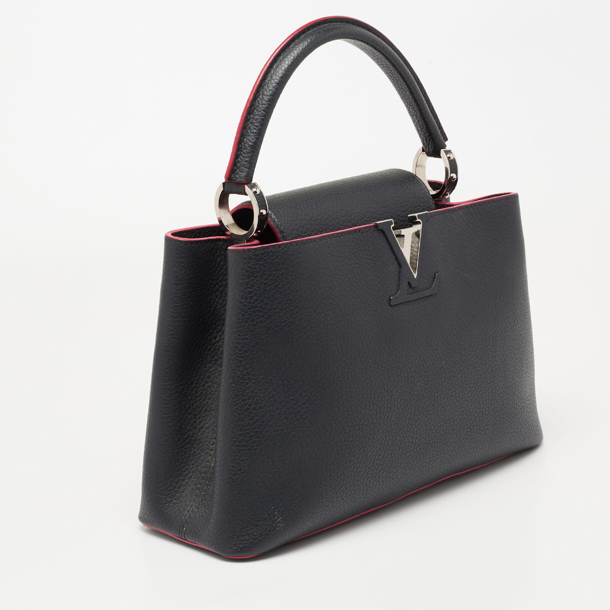 Louis Vuitton Black Leather Capucines MM Bag In Good Condition In Dubai, Al Qouz 2
