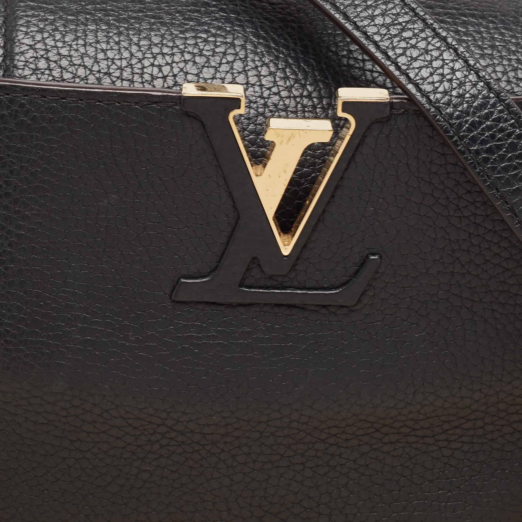 Louis Vuitton Black Leather Capucines MM Bag For Sale 1