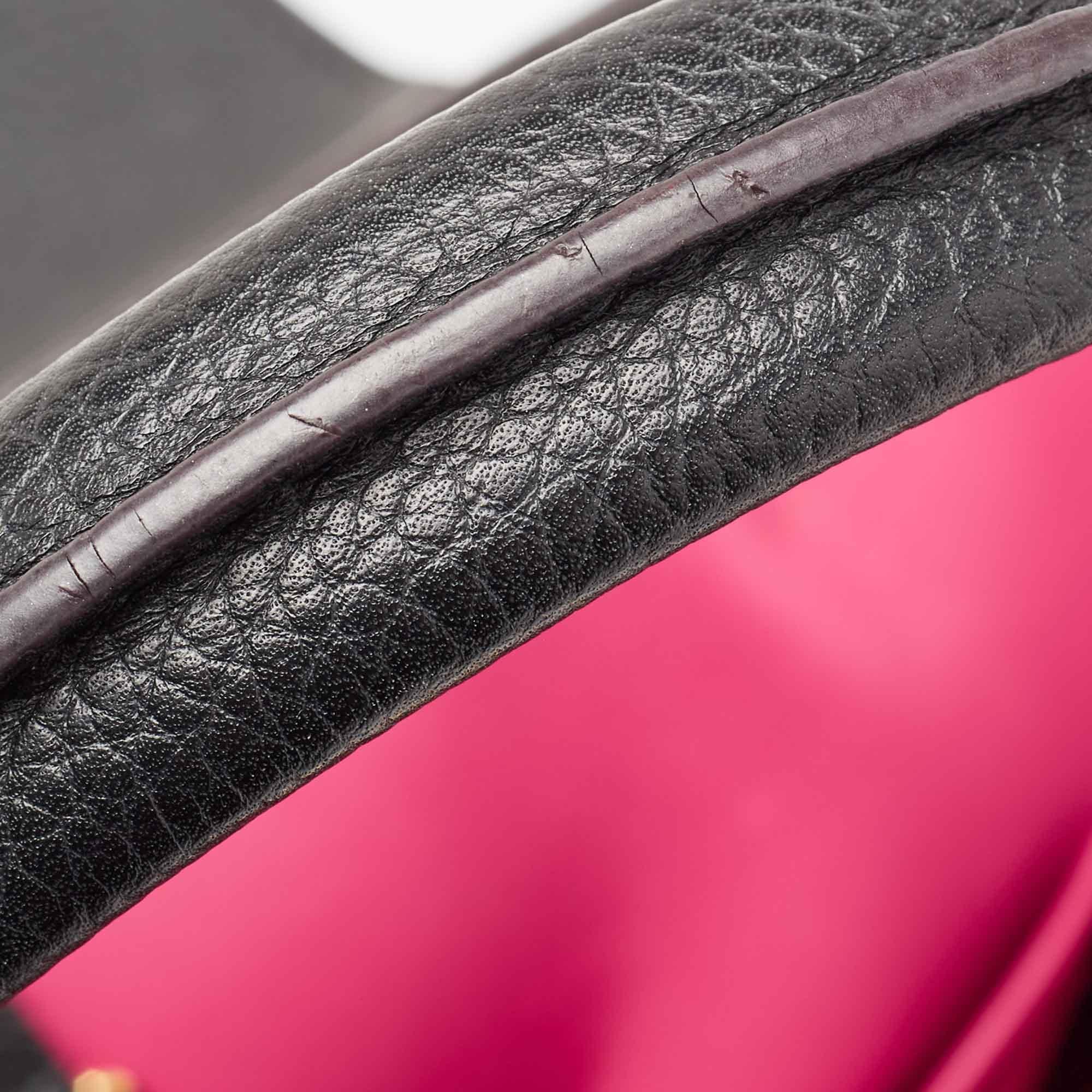 Louis Vuitton Black Leather Capucines MM Bag 3