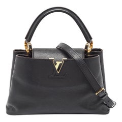 Louis Vuitton Sac Capucines MM en cuir noir