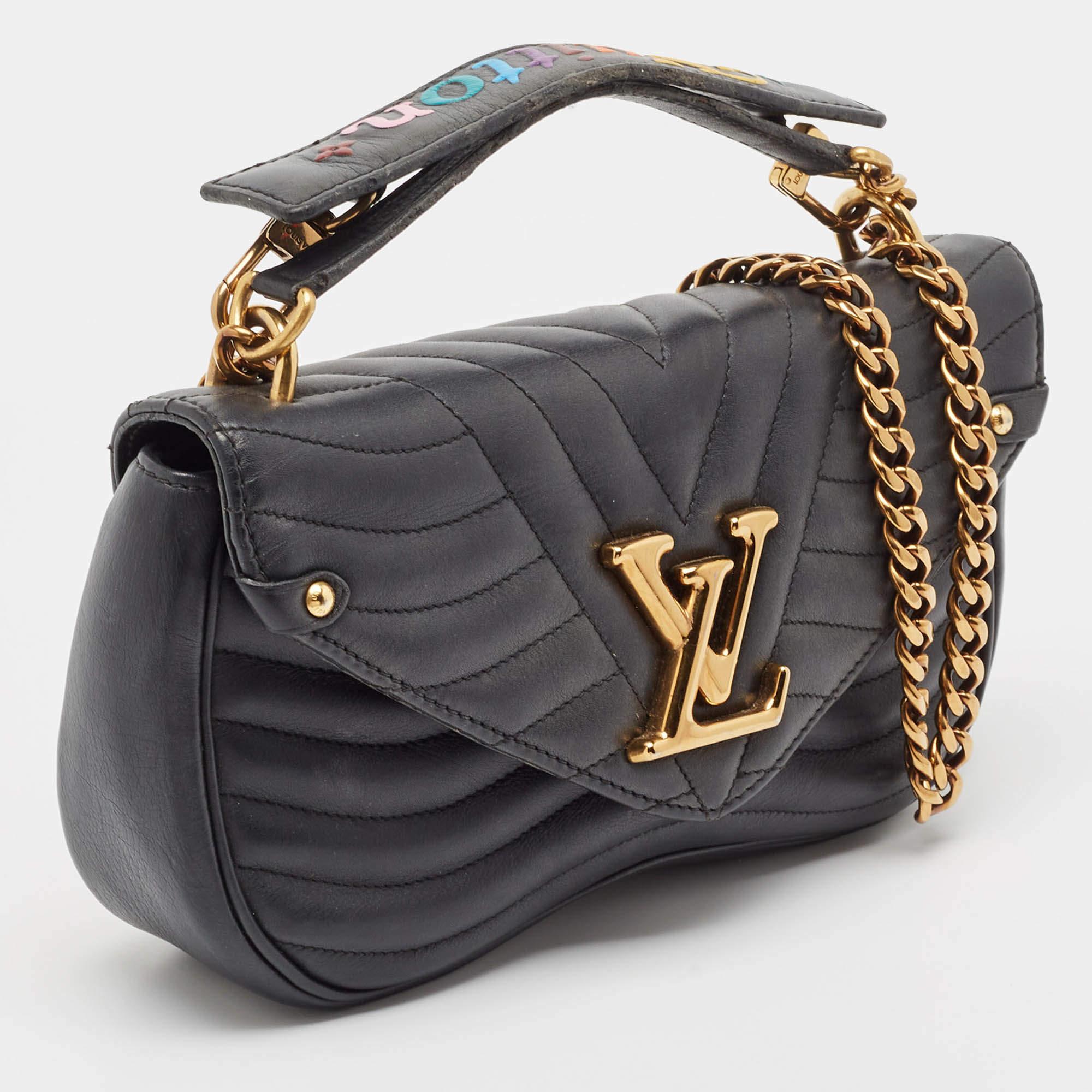 Louis Vuitton Black Leather Chain New Wave MM Bag In Fair Condition For Sale In Dubai, Al Qouz 2