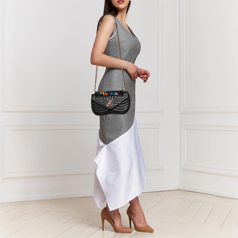 Louis Vuitton Black Leather Chain New Wave MM Bag In Good Condition In Dubai, Al Qouz 2