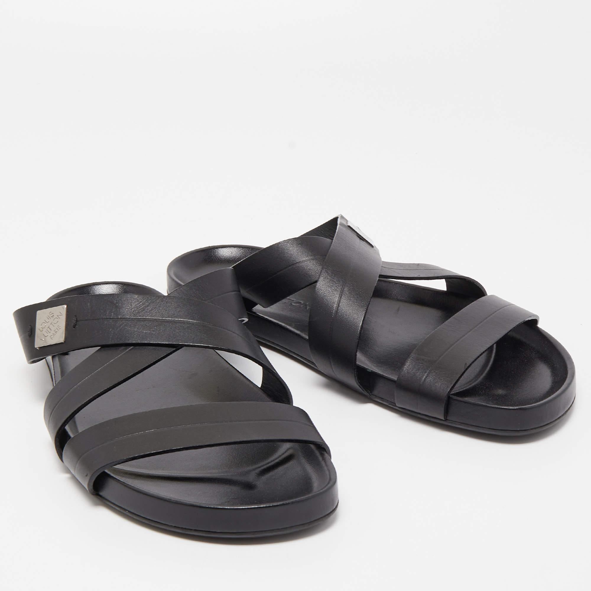 Louis Vuitton Black Leather Criss Cross Strap Flat Slide Sandals Size 42 In Good Condition In Dubai, Al Qouz 2
