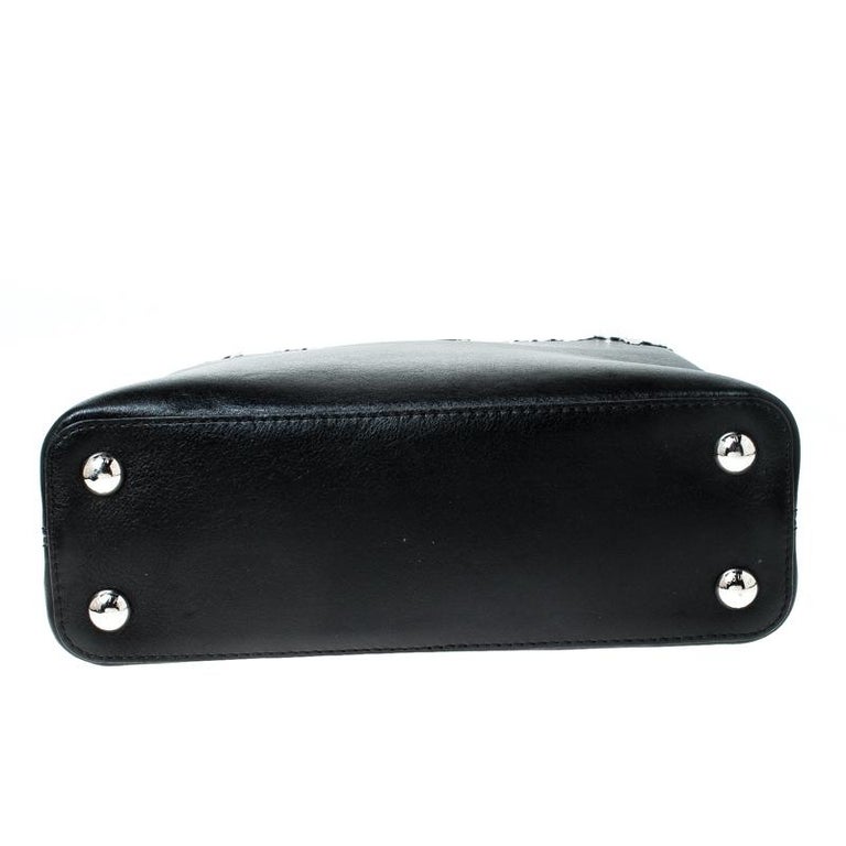 Capucines leather handbag Louis Vuitton Black in Leather - 29540079
