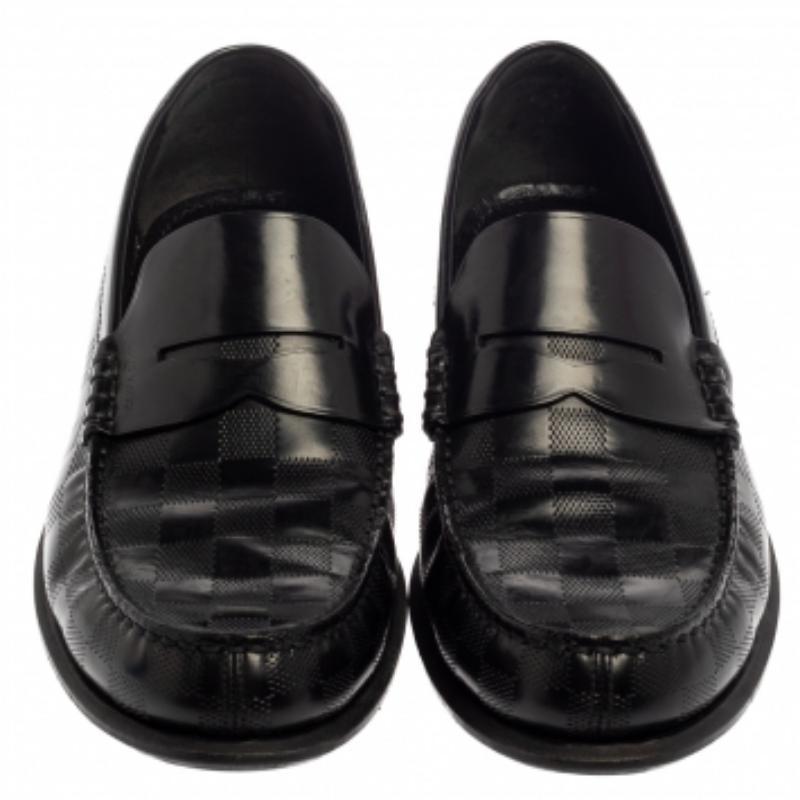Louis Vuitton Black Leather Damier Embossed Santiago Loafers Size 41 For Sale 2