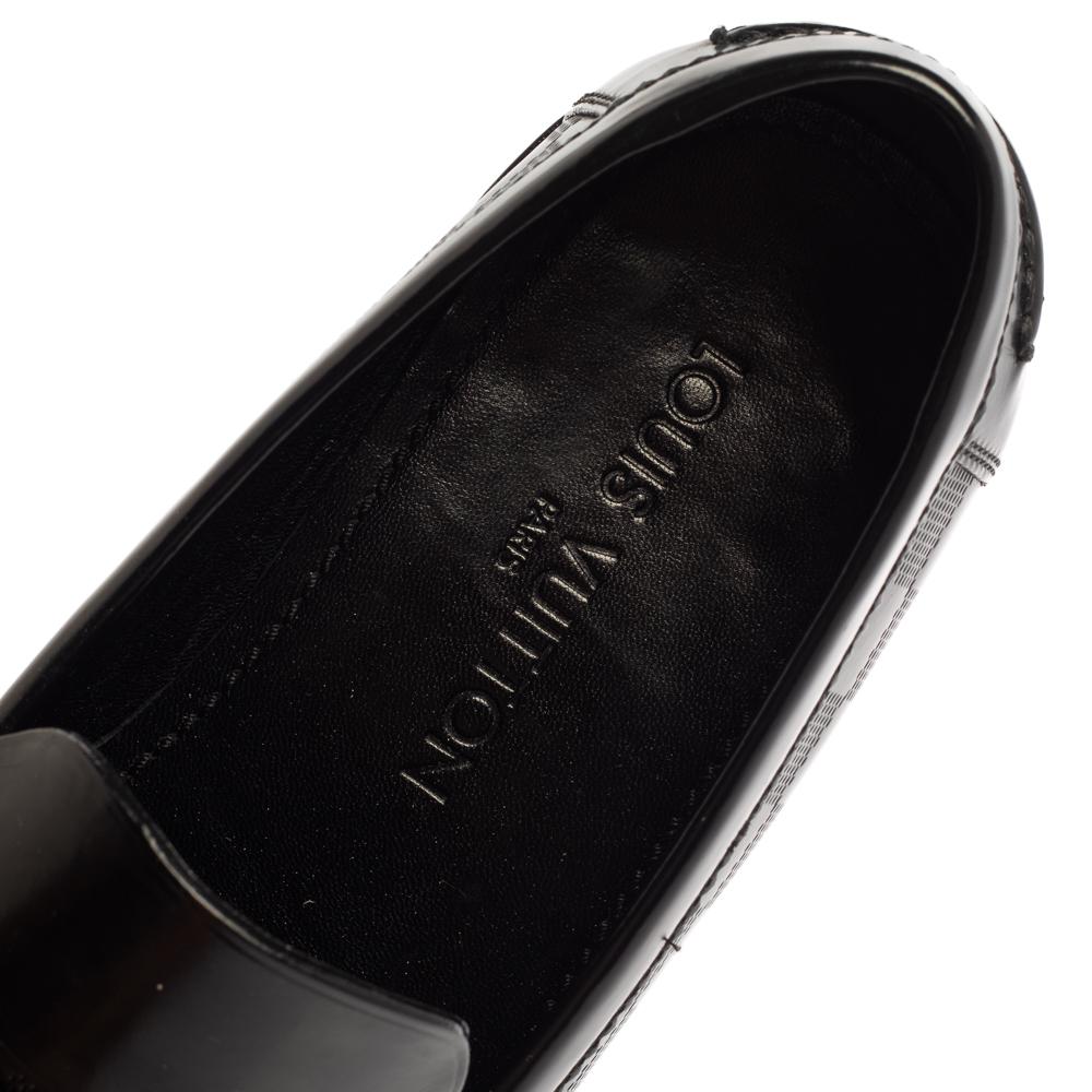 Louis Vuitton Black Leather Damier Embossed Santiago Loafers Size 41 In Good Condition In Dubai, Al Qouz 2