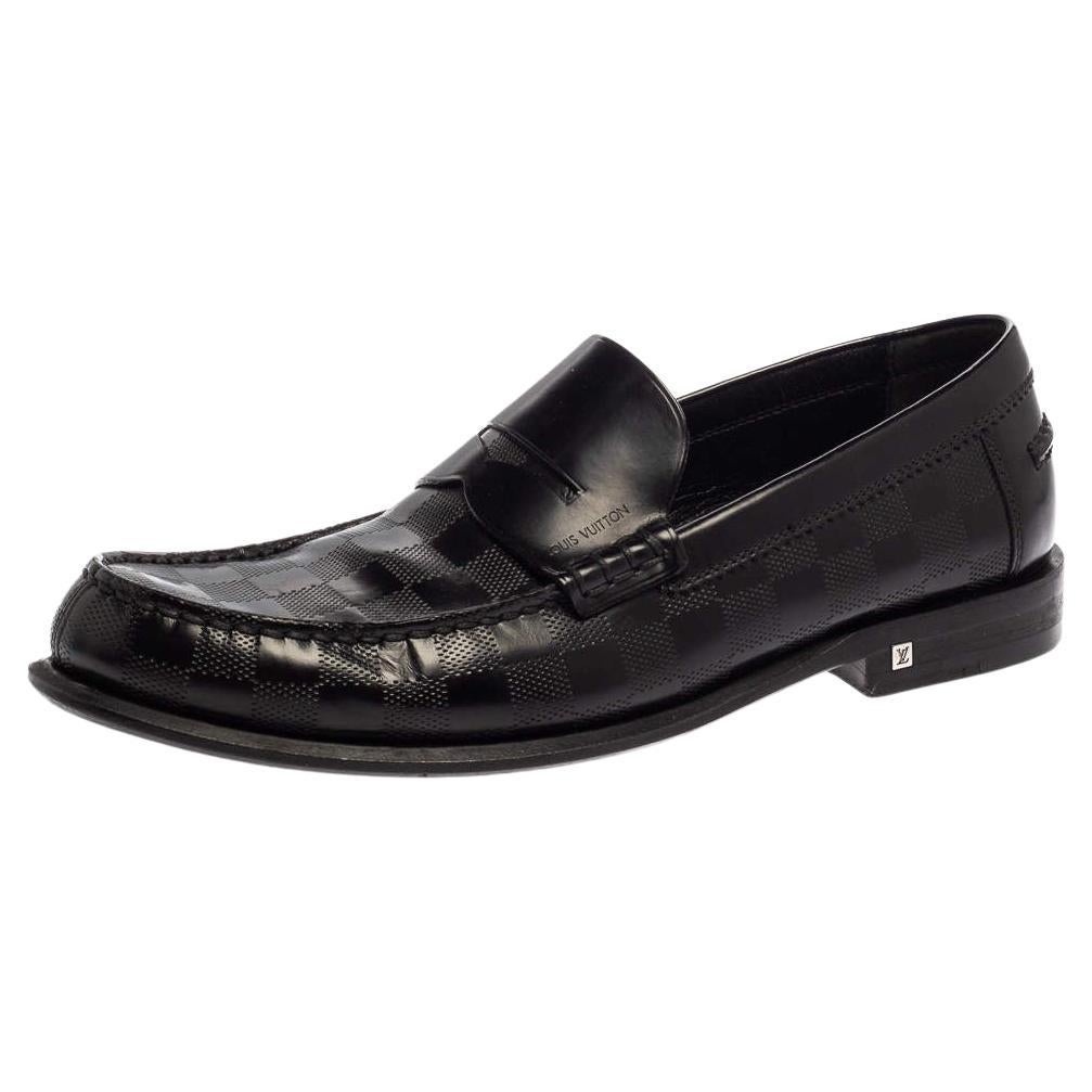 Louis Vuitton Black Leather Damier Embossed Santiago Loafers Size 41 For Sale