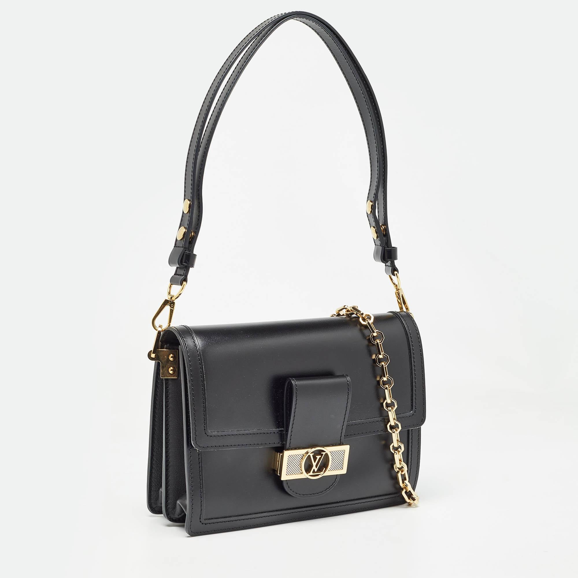 Noir Sac Dauphine MM en cuir noir de Louis Vuitton