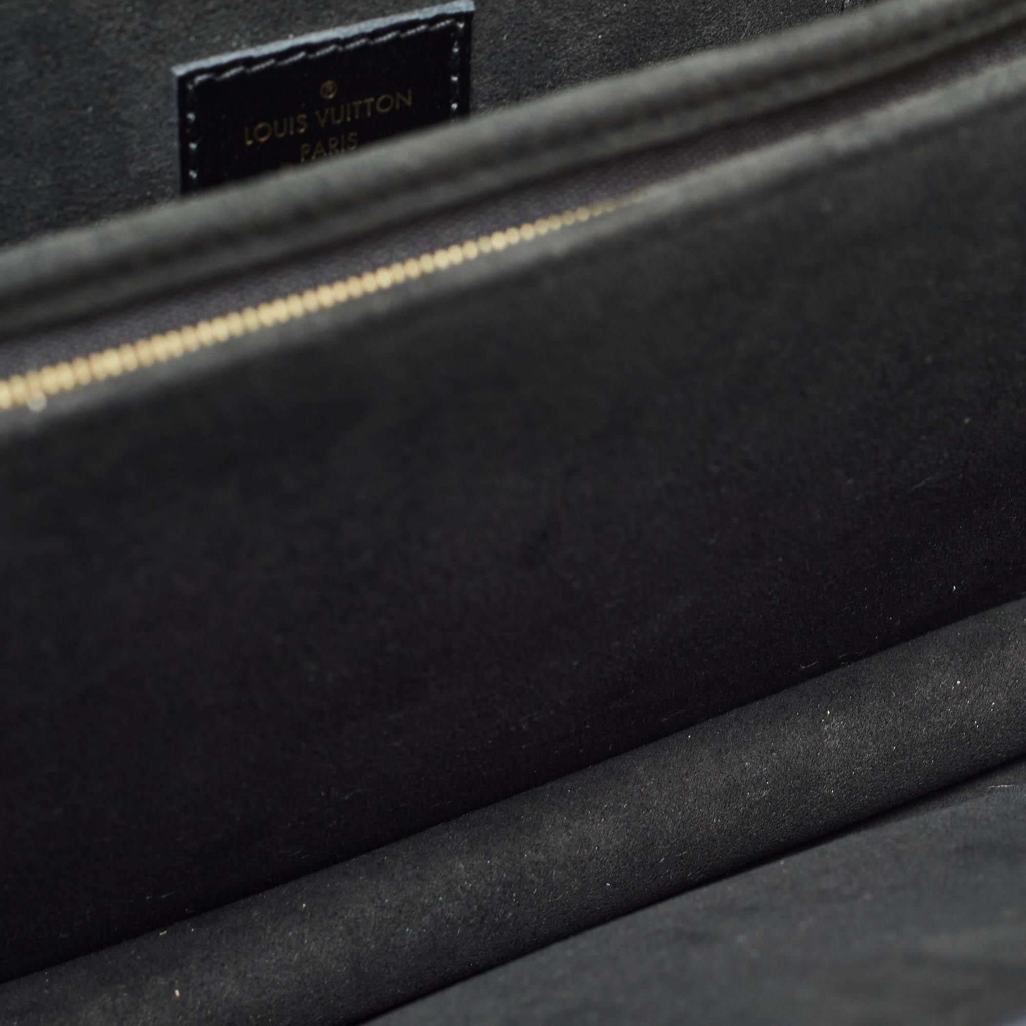 Sac Dauphine MM en cuir noir de Louis Vuitton 4