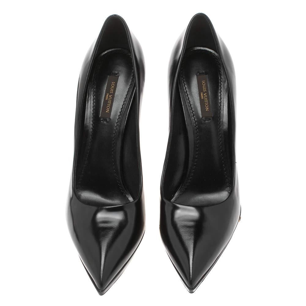Louis Vuitton Black Leather Eyeline Pointed Toe Pumps Size 39 In Good Condition In Dubai, Al Qouz 2